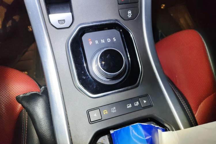 Used Land Rover Range Evoque 2015 2.0T Five-Door Sporty Edition Gear Lever