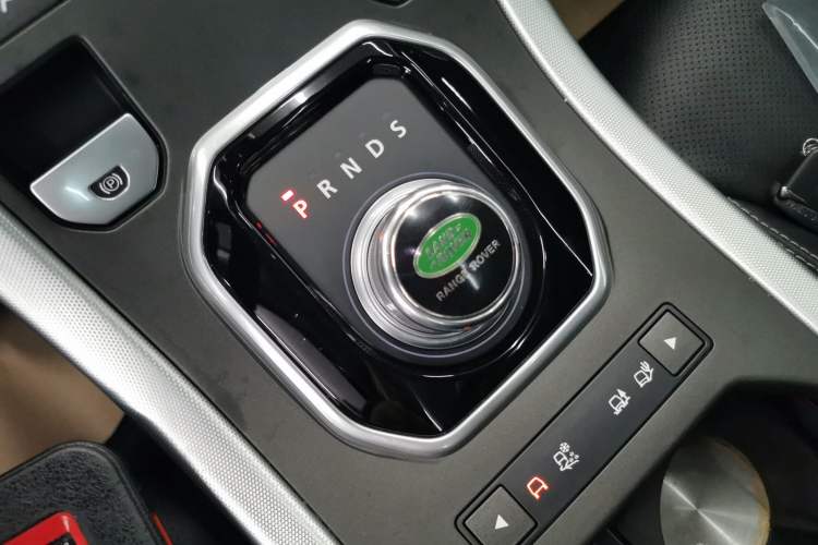 Used Land Rover Range Evoque 2015 2.0T 5-Door Ignite Edition Gear Lever