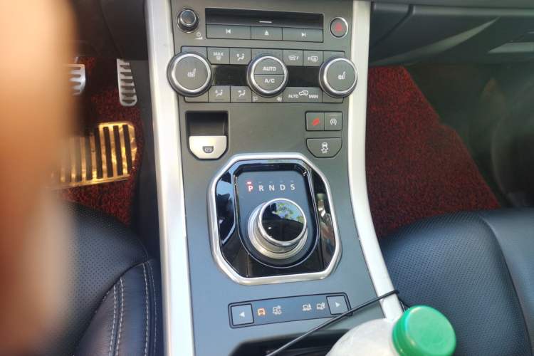 Used Land Rover Range Evoque 2015 2.0T 5-Door Ignite Edition Gear Lever
