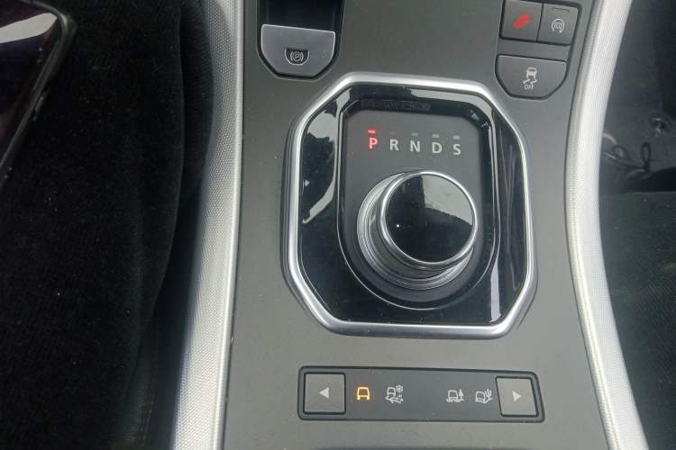 Used Land Rover Range Evoque 2015 2.0T Five-Door Sporty Edition Gear Lever