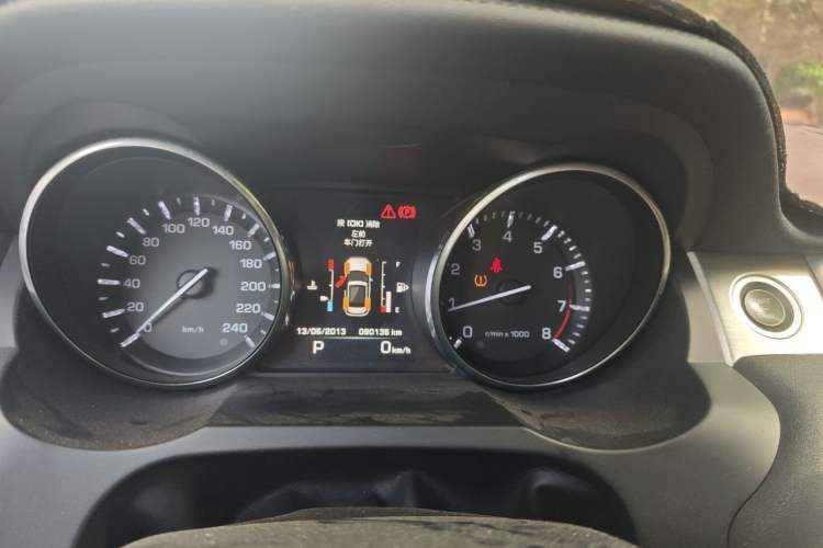 Used Land Rover Range Evoque 2015 2.0T Five-Door Zhiyao Edition Instrument Cluster