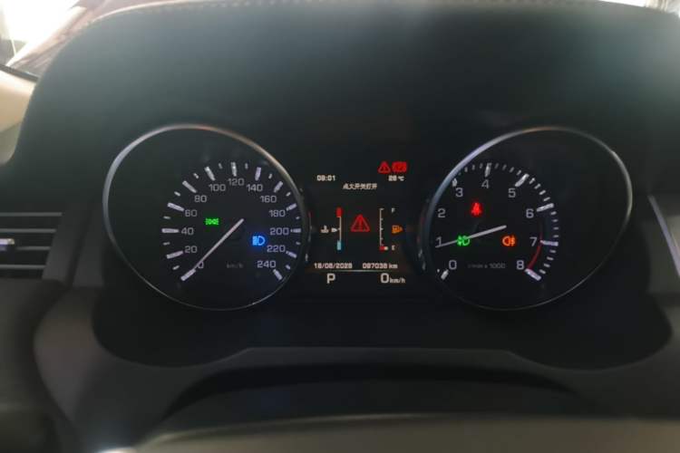 Used Land Rover Range Evoque 2015 2.0T Five-Door Zhiyao Edition Instrument Cluster