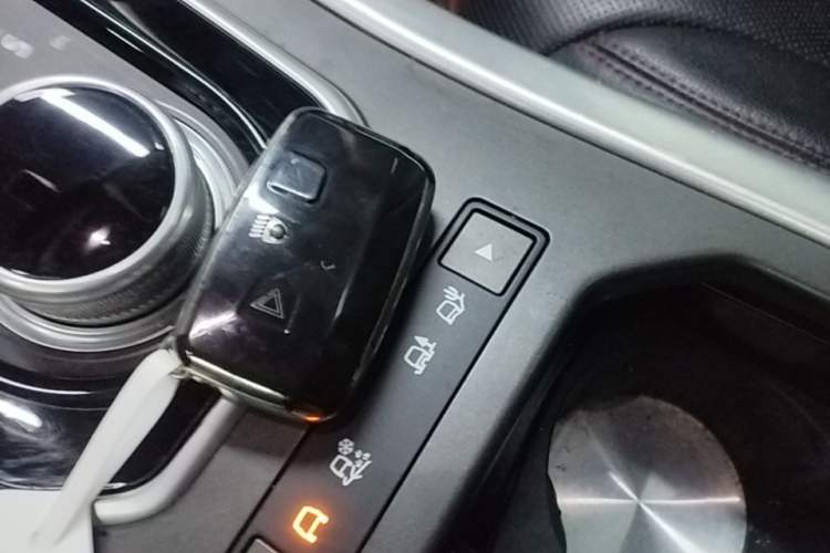 Used Land Rover Range Evoque 2015 2.0T Five-Door Zhiyao Edition Interior 1