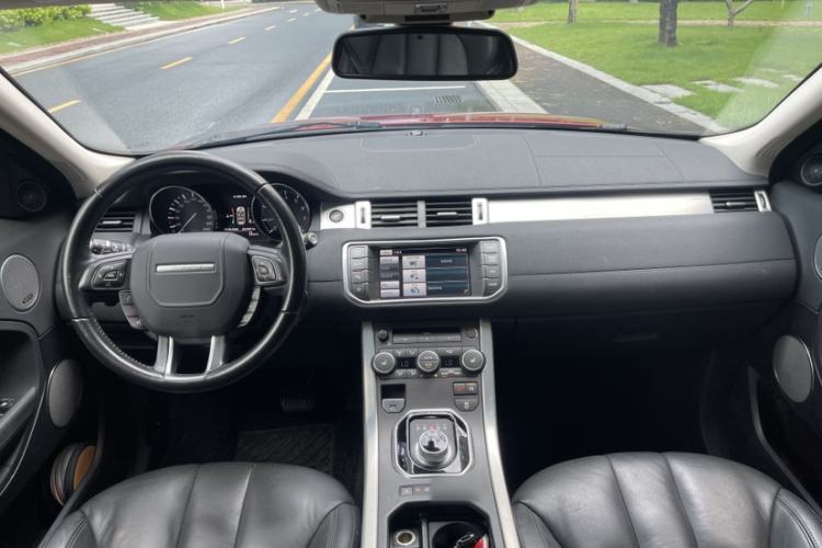Used Land Rover Range Evoque 2015 2.0T Five-Door Zhiyao Edition Interior 2