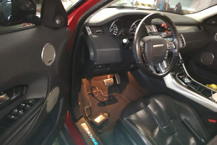 Used Land Rover Range Evoque 2015 2.0T 5-Door Ignite Edition Interior 3