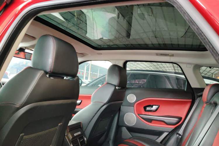 Used Land Rover Range Evoque 2015 2.0T 5-Door Ignite Edition Interior 7