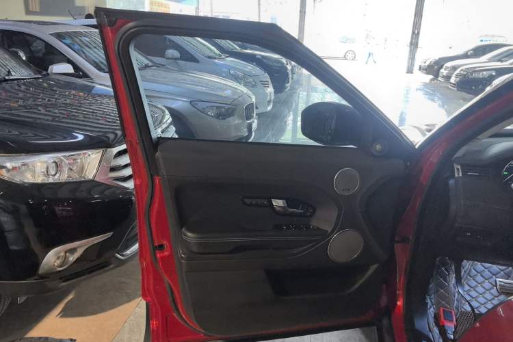 Used Land Rover Range Evoque 2015 2.0T 5-Door Ignite Edition Left Front Door Interior