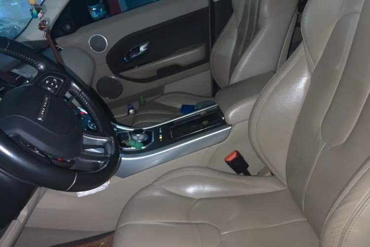 Used Land Rover Range Evoque 2015 2.0T Five-Door Zhiyao Edition Left Front Seat