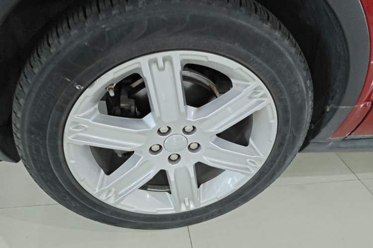 Used Land Rover Range Evoque 2015 2.0T Five-Door Sporty Edition Left Front Wheel Hub