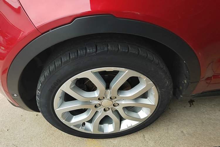 Used Land Rover Range Evoque 2015 2.0T 5-Door Ignite Edition Left Front Wheel Hub