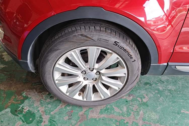 Used Land Rover Range Evoque 2015 2.0T Five-Door Zhiyao Edition Left Front Wheel Hub