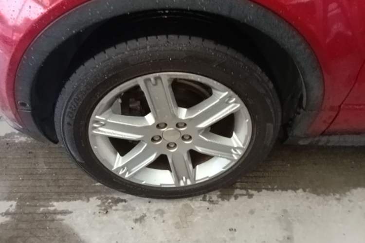 Used Land Rover Range Evoque 2015 2.0T Five-Door Sporty Edition Left Front Wheel Hub