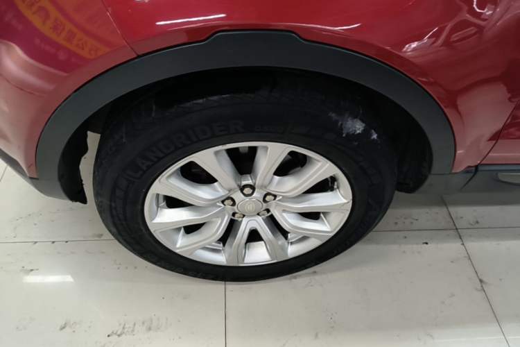 Used Land Rover Range Evoque 2015 2.0T Five-Door Fashion Edition Left Front Wheel Hub