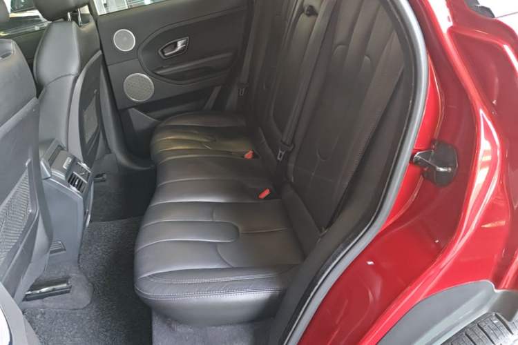 Used Land Rover Range Evoque 2015 2.0T Five-Door Zhiyao Edition Left Rear Seat