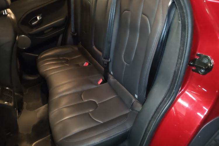 Used Land Rover Range Evoque 2015 2.0T Five-Door Zhiyao Edition Left Rear Seat