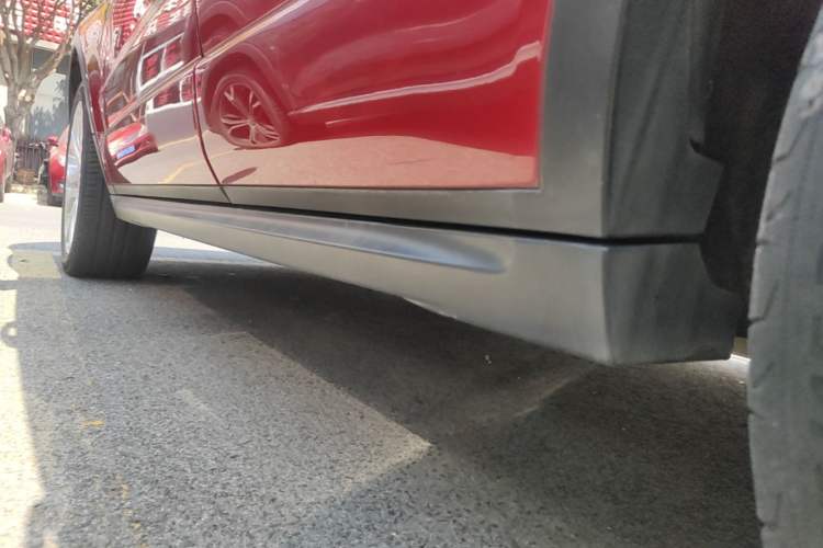 Used Land Rover Range Evoque 2015 2.0T 5-Door Ignite Edition Left Side Sill