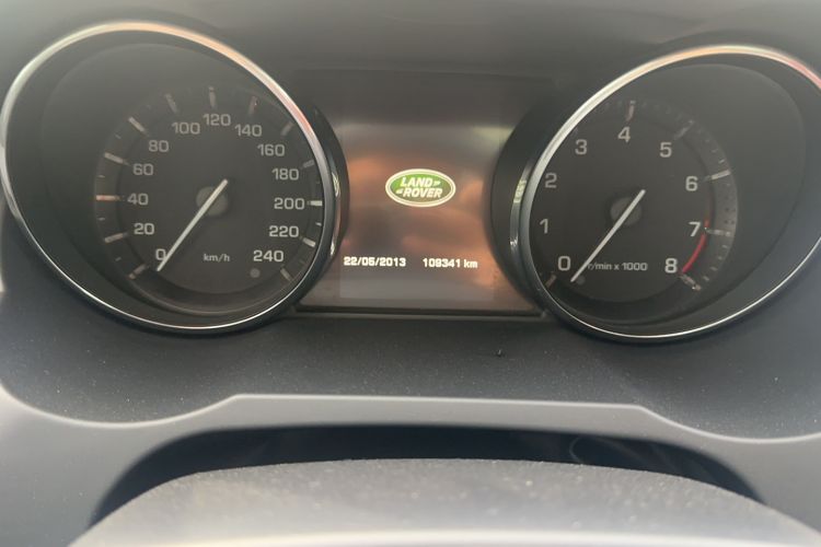Used Land Rover Range Evoque 2015 2.0T YAMU Genesis Limited Edition Odometer Close Up