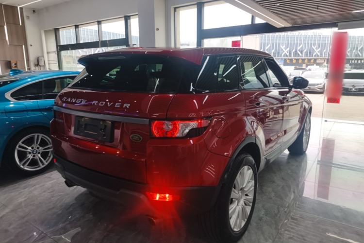 Used Land Rover Range Evoque 2015 2.0T Five-Door Zhiyao Edition Rear Right 45 Deg