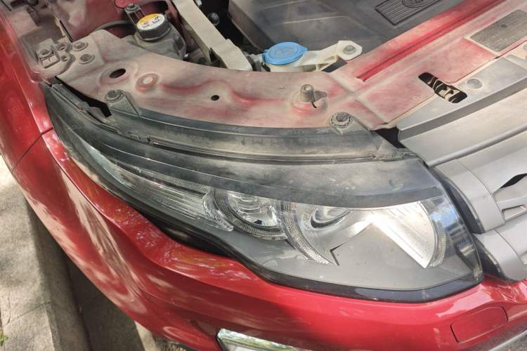 Used Land Rover Range Evoque 2015 2.0T Five-Door Zhiyao Edition Right Front Headlight