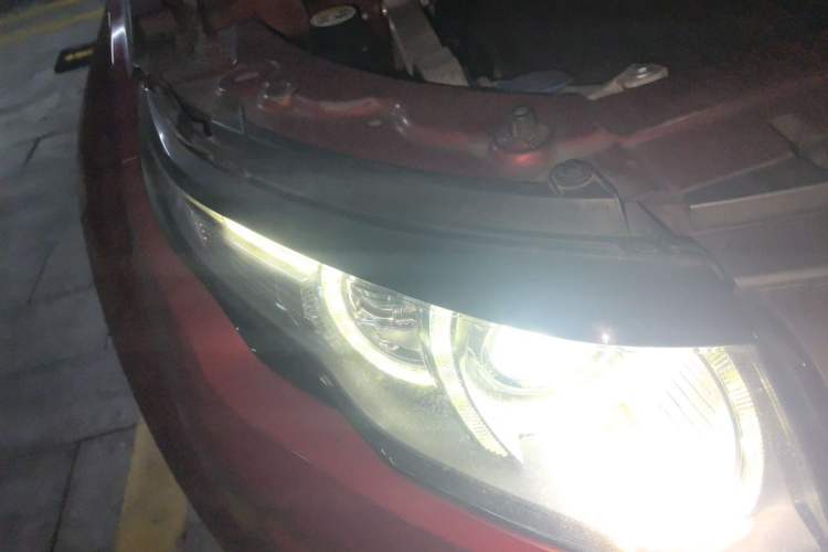 Used Land Rover Range Evoque 2015 2.0T Five-Door Zhiyao Edition Right Front Headlight