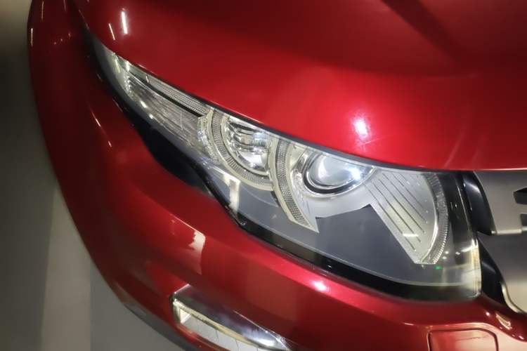 Used Land Rover Range Evoque 2015 2.0T Five-Door Zhiyao Edition Right Front Headlight