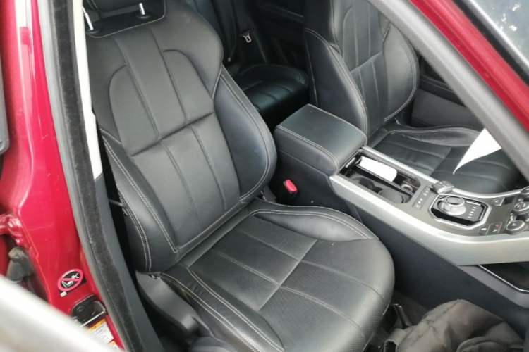 Used Land Rover Range Evoque 2015 2.0T Five-Door Enjoyment Edition Right Front Seat