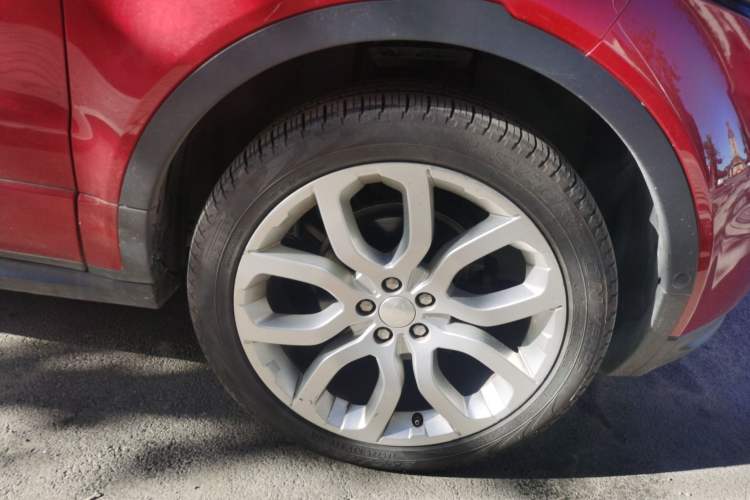 Used Land Rover Range Evoque 2015 2.0T 5-Door Ignite Edition Right Front Wheel Hub