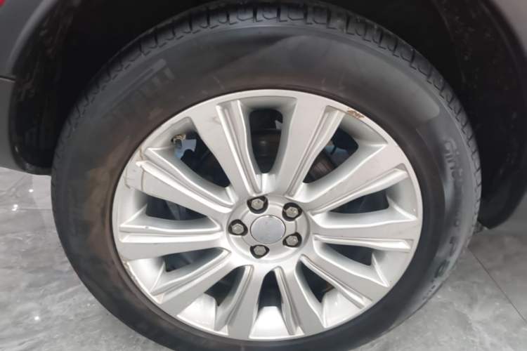 Used Land Rover Range Evoque 2015 2.0T Five-Door Zhiyao Edition Right Rear Wheel Hub