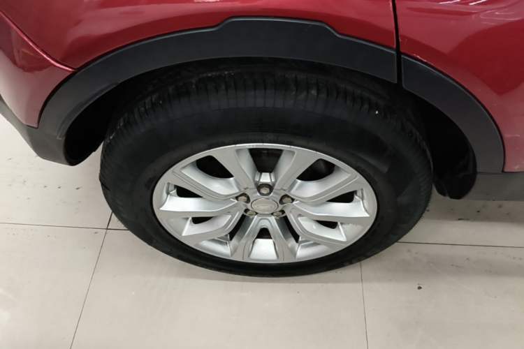 Used Land Rover Range Evoque 2015 2.0T Five-Door Fashion Edition Right Rear Wheel Hub