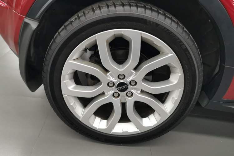 Used Land Rover Range Evoque 2015 2.0T 5-Door Ignite Edition Right Rear Wheel Hub
