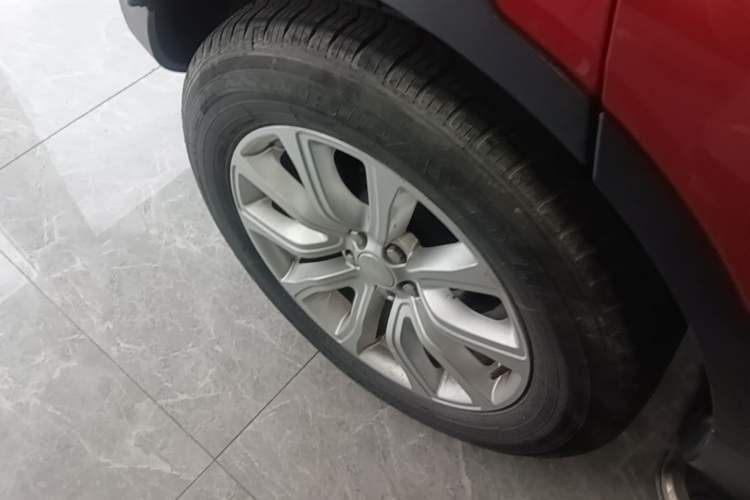 Used Land Rover Range Evoque 2015 2.0T Five-Door Fashion Edition Right Rear Wheel Hub