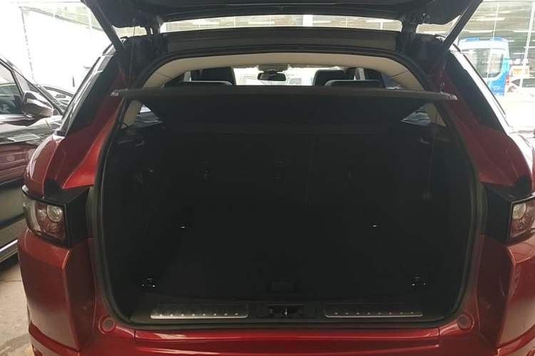 Used Land Rover Range Evoque 2015 2.0T 5-Door Ignite Edition Trunk