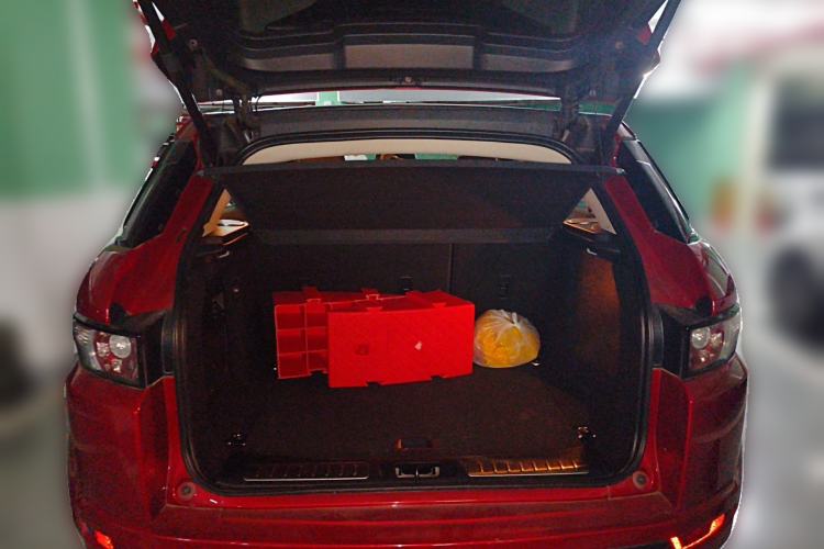 Used Land Rover Range Evoque 2015 2.0T Five-Door Sporty Edition Trunk