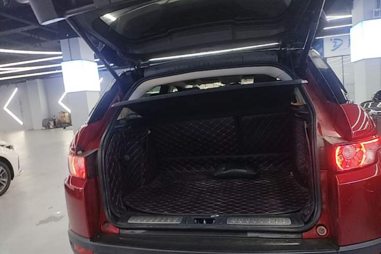 Used Land Rover Range Evoque 2015 2.0T Five-Door Zhiyao Edition Trunk