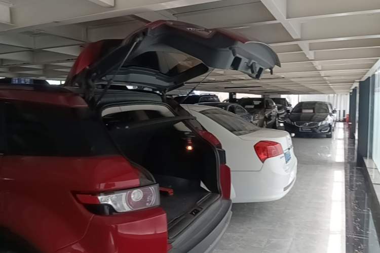Used Land Rover Range Evoque 2015 2.0T Five-Door Fashion Edition Trunk