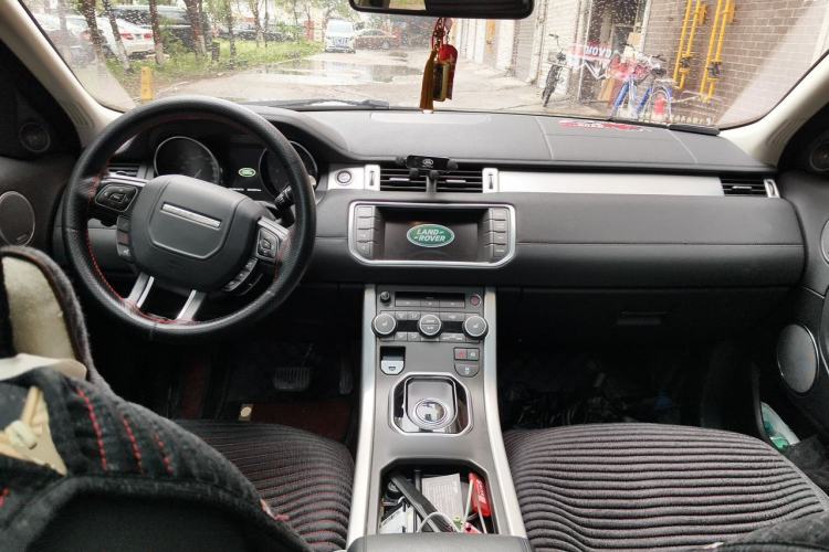 Used Land Rover Range Evoque 2015 2.0T Five-Door Zhiyao Edition Center Console