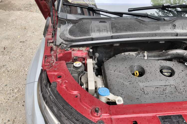 Used Land Rover Range Evoque 2015 2.0T Five-Door Zhiyao Edition Engine Bay Right
