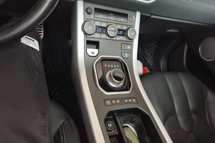 Used Land Rover Range Evoque 2015 2.0T 5-Door Ignite Edition Gear Lever