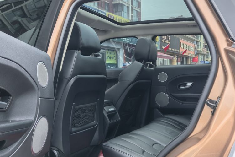 Used Land Rover Range Evoque 2015 2.0T 5-Door Luxury Edition Interior 3
