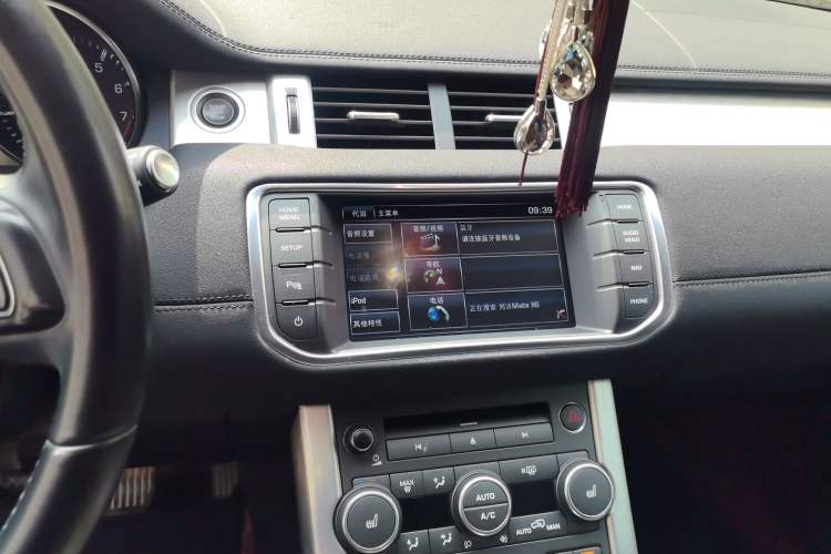 Used Land Rover Range Evoque 2015 2.0T Five-Door Zhiyao Edition Audio And AC Panel