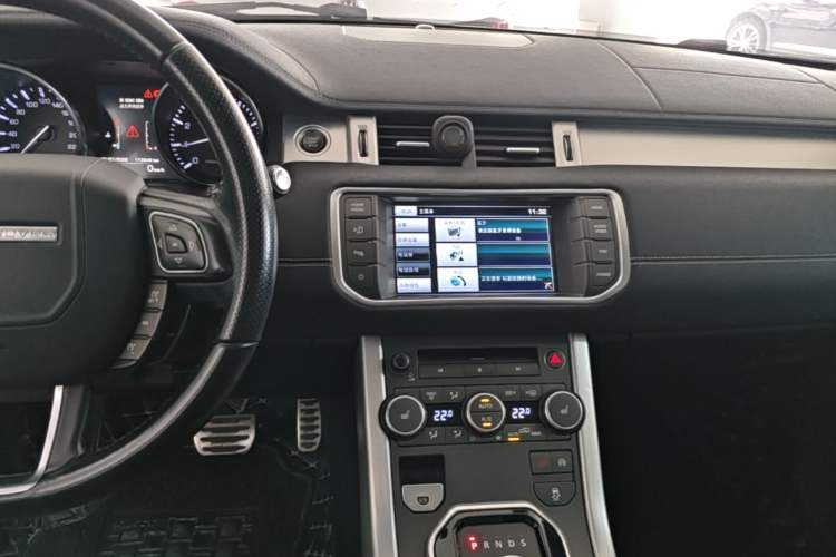 Used Land Rover Range Evoque 2015 2.0T Five-Door Sporty Edition Audio And AC Panel