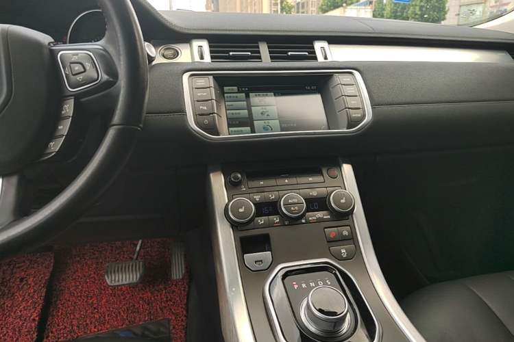 Used Land Rover Range Evoque 2015 2.0T Five-Door Zhiyao Edition Audio And AC Panel