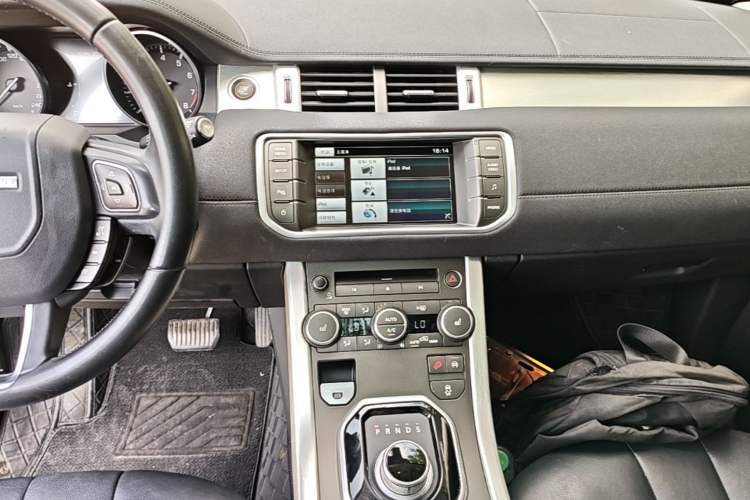 Used Land Rover Range Evoque 2015 2.0T Five-Door Fashion Edition Audio And AC Panel