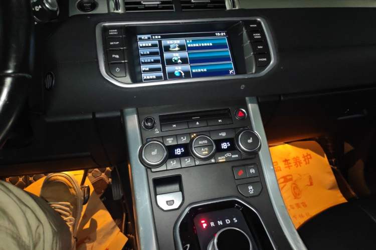 Used Land Rover Range Evoque 2015 2.0T Five-Door Zhiyao Edition Audio And AC Panel