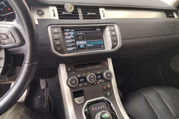 Used Land Rover Range Evoque 2015 2.0T Five-Door Fashion Edition Audio And AC Panel