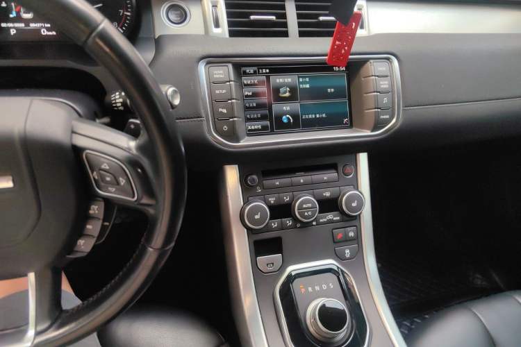 Used Land Rover Range Evoque 2015 2.0T Five-Door Fashion Edition Audio And AC Panel