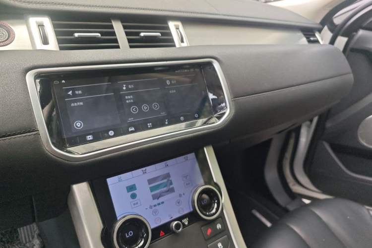 Used Land Rover Range Evoque 2015 2.0T Five-Door Fashion Edition Audio And AC Panel