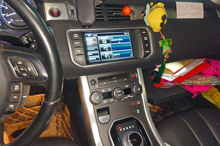 Used Land Rover Range Evoque 2015 2.0T Five-Door Fashion Edition Audio And AC Panel