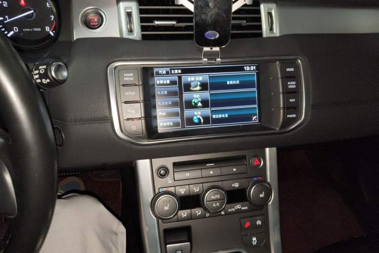 Used Land Rover Range Evoque 2015 2.0T Five-Door Zhiyao Edition Audio And AC Panel