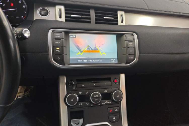 Used Land Rover Range Evoque 2015 2.0T Five-Door Zhiyao Edition Audio And AC Panel